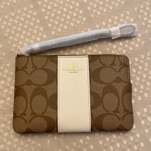 Coach wristlet NWT never used! Light khaki/chalk/gold - Picture 1 of 3